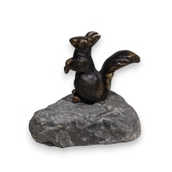 Bronze \"Ecureuil grignotant\" signé REUSSNER