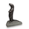 Loutre debout en bronze monté sur une pierre