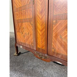  Armoire en bois de rose à 2 portes sur  Moinat SA  - Antiquités décoration