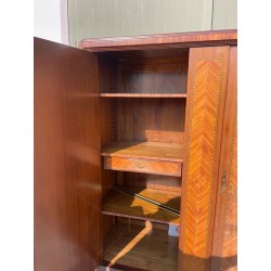 Armoire en bois de rose à 2 portes sur  Moinat SA  - Antiquités décoration