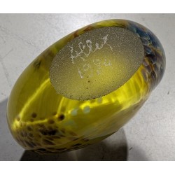 Flacon en verre jaune signé ALLEX 1984