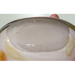 Vase boule en verre jaune signé ALLEX 1983