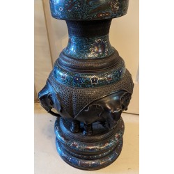 Pied de candelabre en bronze cloisonné Eléphants