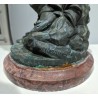 Bronze \"Femme tenant un iris\" signé S. KINSBURGER