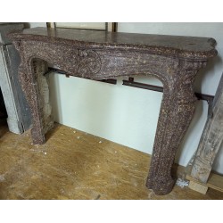 Cheminée style Louis XV en marbre rouge