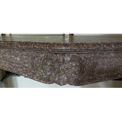 Cheminée style Louis XV en marbre rouge