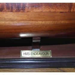 Schiffsmodell „HMS ENDEAVOUR“ bei Moinat SA – Antiquitäten und Dekoration