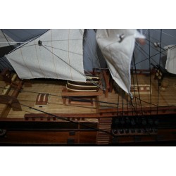 Schiffsmodell „HMS ENDEAVOUR“ bei Moinat SA – Antiquitäten und Dekoration
