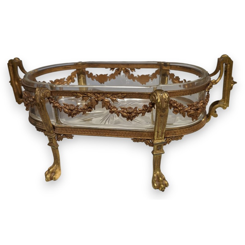 Oval crystal bowl with a gilded bronze frame