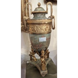  Vase avec couvercle en onyx sur  Moinat SA  - Antiquités décoration
