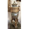  Vase avec couvercle en onyx sur  Moinat SA  - Antiquités décoration
