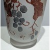 Vase en verre peint "Raisins" signé LEG