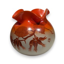 Vase en verre peint "Noisetier" signé LEG
