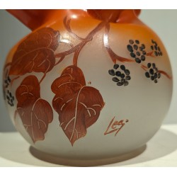 Vase en verre peint "Mûre" signé LEG