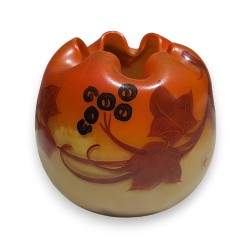 Vase en verre peint "Lierre" signé LEG