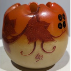 Vase en verre peint "Lierre" signé LEG