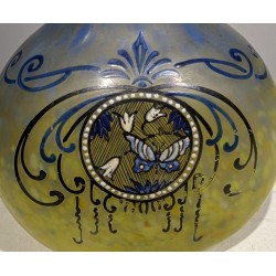 Vase en verre émaillé "Papillon" signé LEGRAS