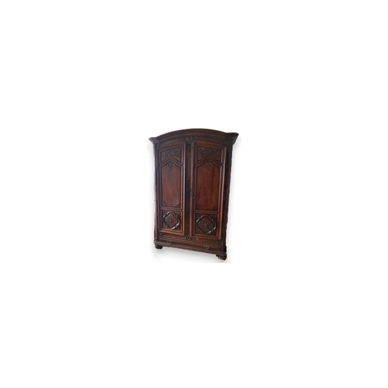 Armoire lyonnaise à chapeau de gendarme