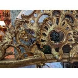 Espejo «Funk» con frontón restaurado. En Moinat SA - Antigüedades y decoración