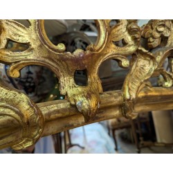 Espejo «Funk» con frontón restaurado. En Moinat SA - Antigüedades y decoración