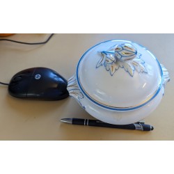 White and blue porcelain tea set from Moinat SA – Antiques and home décor