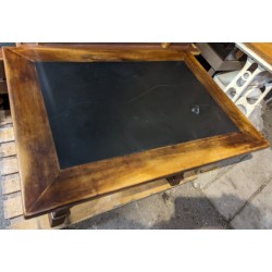 Table Vieux Suisse, en noyer