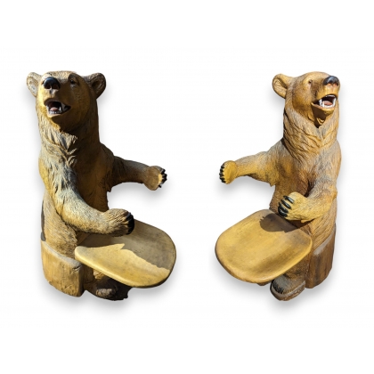 Paire de fauteuils Ours en bois sculpté de Brienz