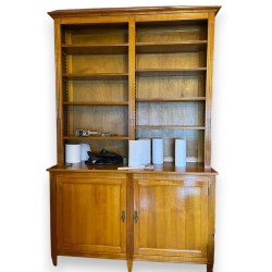 Bibliothèque ouverte avec 2 portes
