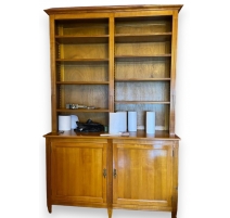 Bibliothèque ouverte avec 2 portes